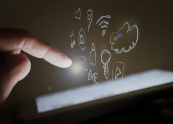 Social media day, intelligenza artificiale e nuovi media: comunicare i Comuni italiani