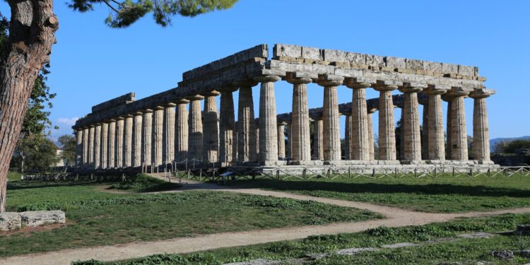 I piccoli Comuni e il turismo archeologico: venerdì 30 ottobre a Paestum il confronto Anci