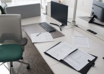 CCNL Funzioni Locali 2025-2027, firmato il rinnovo: aumenti medi fino a 152 euro lordi al mese